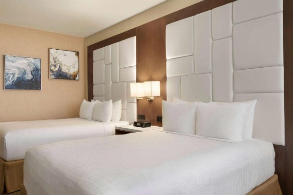 Wyndham Anaheim image 21